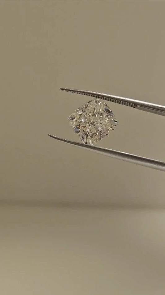 2.51ct Cushion brilliant Natural Diamond (Colour G, Clarity VS2, GIA Certified)